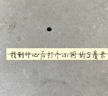宝安瓷砖空鼓维修公司专业解答在瓷砖铺贴过程中，如果砂料搅拌不均匀，将会带来以下问题
