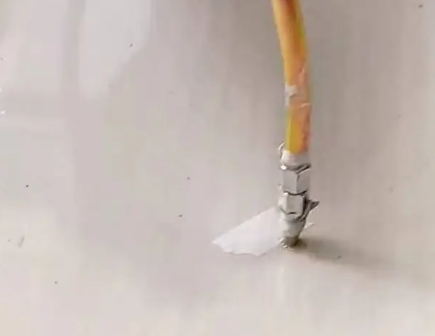 宝安瓷砖空鼓维修公司专业解答在瓷砖铺贴过程中，如果使用的砂料过粗（如全部使用了粗砂），可能会导致以下问题